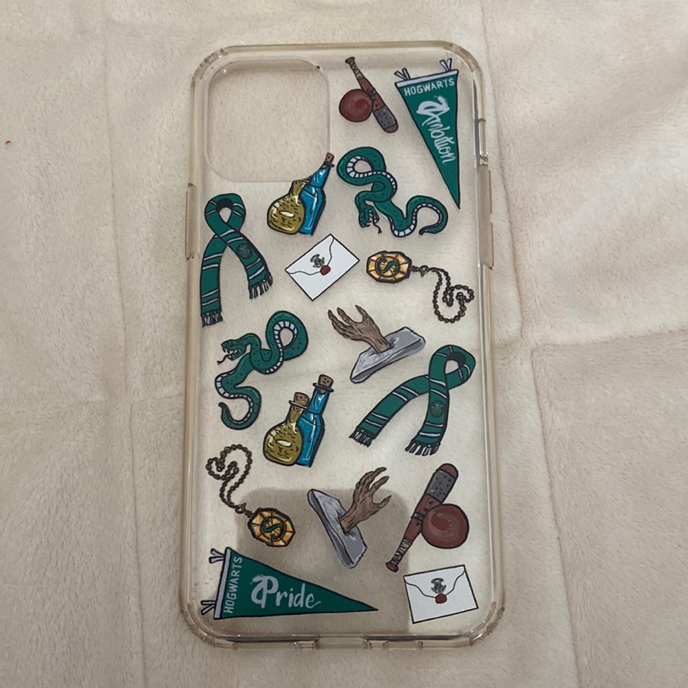 like new Slytherin Iphone 11 pro case